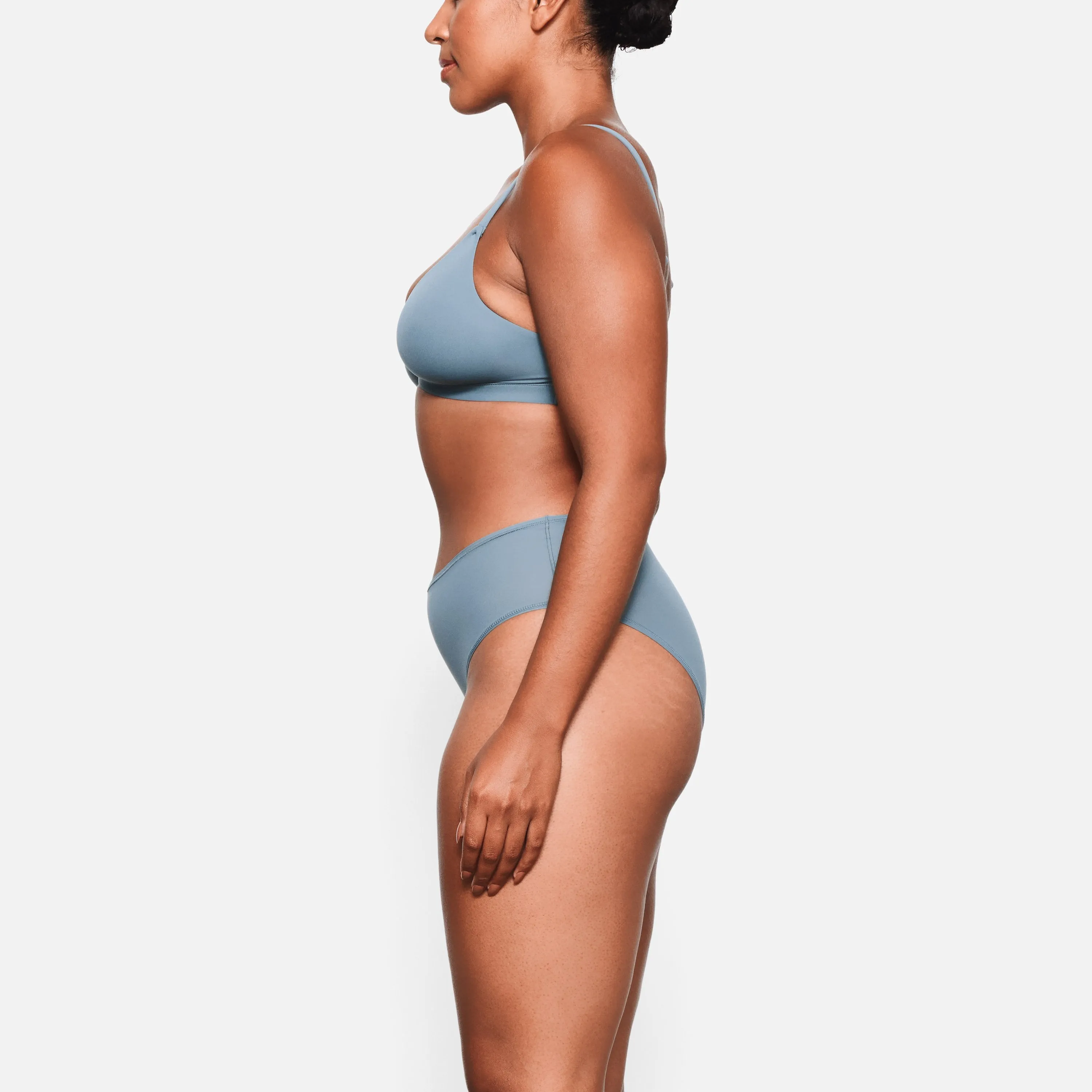 FITS EVERYBODY TRIANGLE BRALETTE | KYANITE