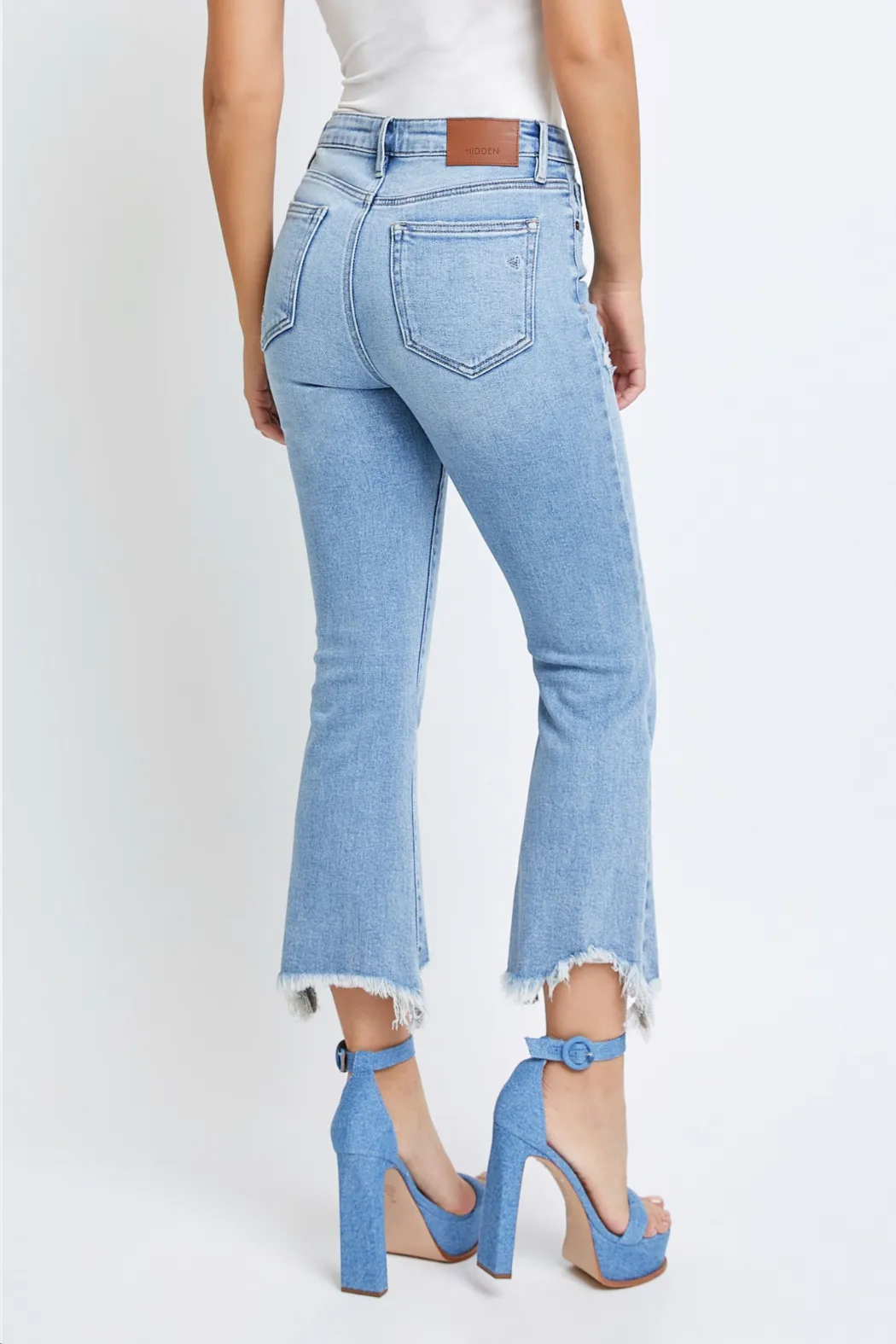 Hidden Happi Crop Flare Chewed Hem Jeans