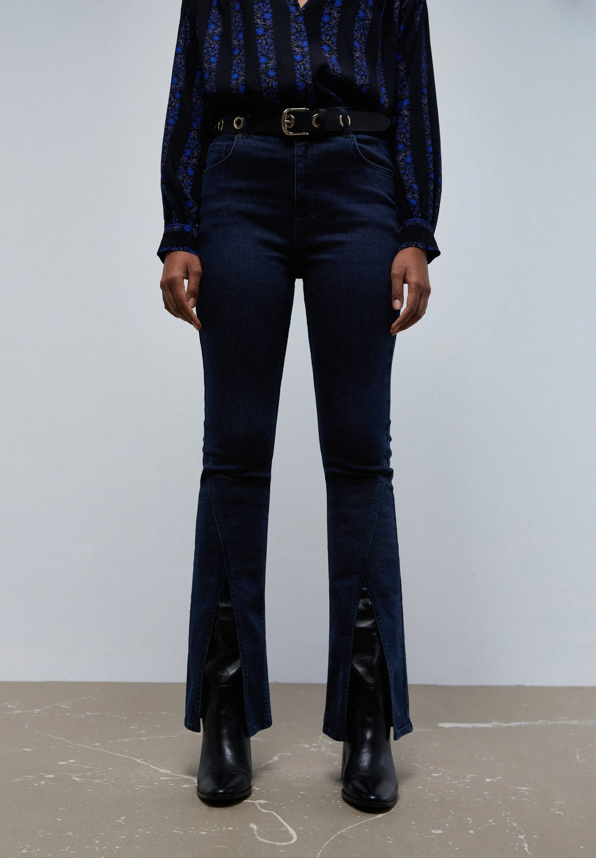 JEANS BOOTCUT ABERTURAS